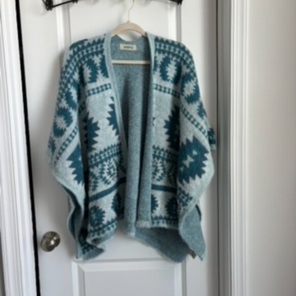 Rockin’C Geometric Patterned Poncho Aztec Tribal - Picture 2 of 3